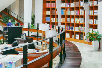 中央財(cái)經(jīng)大學(xué)在職研究生 中央財(cái)經(jīng)大學(xué)在職研究生